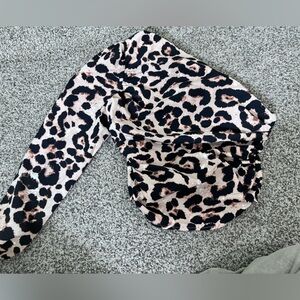 One shoulder cheetah print crop top